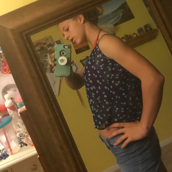 Blue flowered crop top - Picture 2 of 5